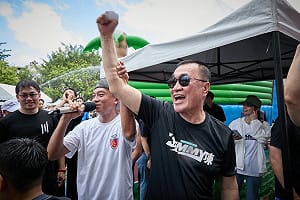 李四川嗆網友「俗啦！」 她轟：李家是琉球暴力討債惡霸！網路上也是惡霸！