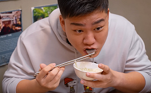 Joeman要求蕭伊「凌晨四點煮牛肉麵」引爆笑料！她開轟：半夜想吃什麼叫外送就有了欸