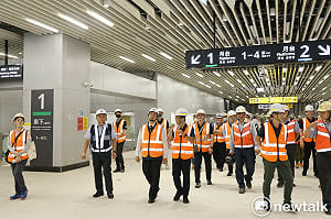黃偉哲視察台南鐵路地下化工程　9月揭牌、下地通車進入倒數階段