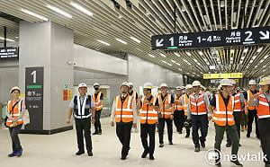 黃偉哲視察台南鐵路地下化工程　9月揭牌、下地通車進入倒數階段