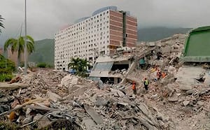 一分鐘內 2次7級以上強震! 這國6438人死亡 6462人獲救 超過8.6萬人送醫