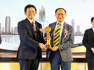 第七屆高雄市十大傑出市民傳馨獎    曹賜斌榮獲「醫療創新科技獎」