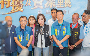 出席高雄績優及資深里長表揚大會   柯志恩談財劃法修法籲政院「別卡高雄補助」