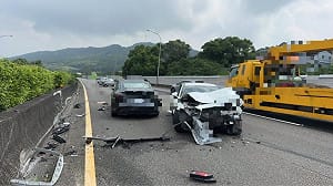 國1北上三義段車禍二次追撞2死4傷　菲籍婦赴機場遇劫身亡