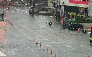 雨彈連炸台南！仁德、永康多處積淹水　地下道及涵洞封閉