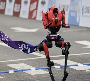 (影) 超越人類世界紀錄！中國機器人「Lightning」百米測試飆出9.32秒 