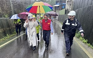 深入第一線勘查水情    賴瑞隆：中央地方密切聯繫全面戒備