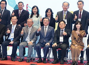 國發基金助陣　吳誠文：生技產業如重要變化球、盼組國家隊
