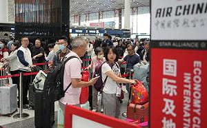 中國用觀光客施壓「赴中日人大減」矢板明夫：典型搬石頭砸自己腳