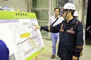 夜間視察本和里滯洪池     陳其邁：全市整體調節滯洪量千萬噸