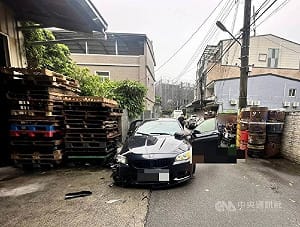 台中警緝毒犯嫌中彈　查獲喪屍煙彈同車男女遭逮