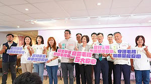 （影）發表寵愛毛孩政見 憶及家犬走失往事 何欣純深深嘆了口氣