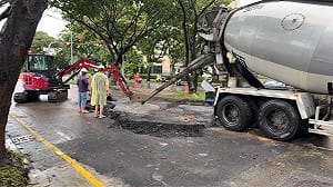 楠梓大學南路道路塌陷　高市教育局全力搶修盡快恢復通行 