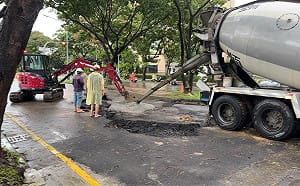 楠梓大學南路道路塌陷　高市教育局全力搶修盡快恢復通行 