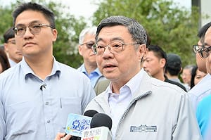 與沈伯洋訪視指南宮 卓榮泰指示協助募集匠師力拚完美修復