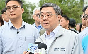 與沈伯洋訪視指南宮 卓榮泰指示協助募集匠師力拚完美修復