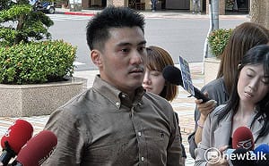 （影）丁瑀被開除硬闖國民黨爆拉扯 怒喊開除鄭麗文