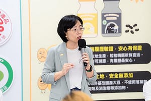 蘇巧慧參訪團膳廚房：補助業者設備、擴大推動營養午餐優質國產食材