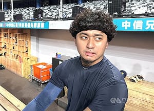 趕到一軍填補兄弟投手戰力　余謙：車馬費不少