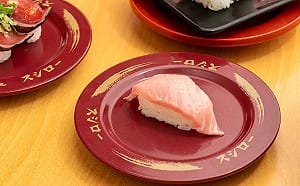 員工爬輸送帶嬉鬧！壽司郎陷食安輿論 網怒：到底誰敢吃？