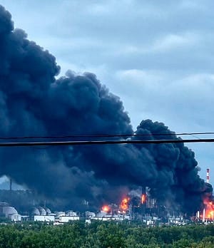 (影) 烏軍東線成「鍋形」包圍俄2步兵師! 無人機遠程再襲俄煉油廠與彈藥庫