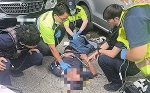 不爽遭狗吠！竹北男持刀狂追遛狗女 警開4槍制止送醫無礙