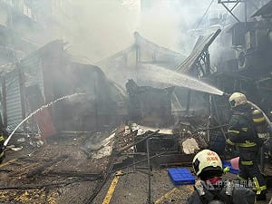 西門町商圈一樓餐廳後方火警撲滅　起火原因待查