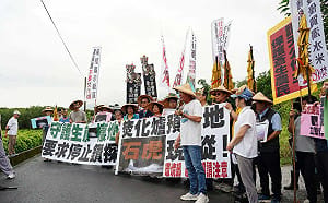 名間焚化爐預定地再現石虎　温世政反對興建提「雞尾酒療法」解垃圾困境