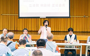 何欣純宣示「六心勞工政見」 加碼工會職訓、提高健檢補助