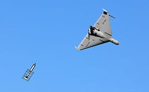 韓自研「自殺無人機」首登軍艦就翻車！2架發射後接連墜海 致命缺陷曝光
