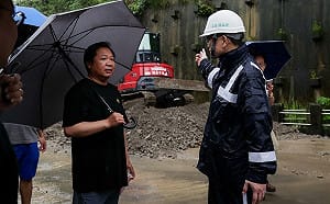 小港松富街擋土牆倒塌　賴瑞隆親赴勘察爭取中央災損經費