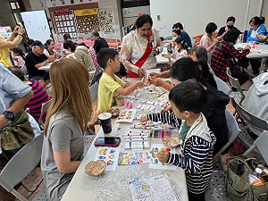 「新住民藝起來 椰殼彩繪DIY」 以文化體驗連結數位生活