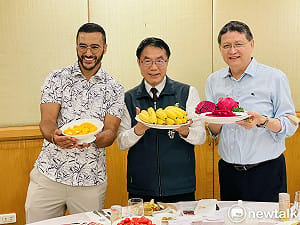 法國知名網紅為台南芒果來台  攜手黃偉哲直播行銷台南水果