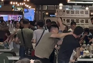 大巨蛋美食街流血鬥毆！不鏽鋼筷狠插頭 警揭糾紛原因