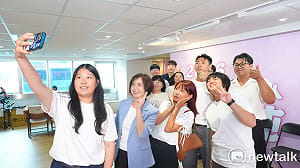 首投族力挺代領表！何欣純「青純力應援團」成軍