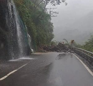 豪雨狂襲高雄！南橫桃源路段邊坡坍方 禮觀路段暫不開放