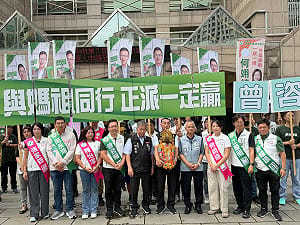 (影)旱溪媽祖現身選委會加持 「正派台中隊」7席議員聯合登記