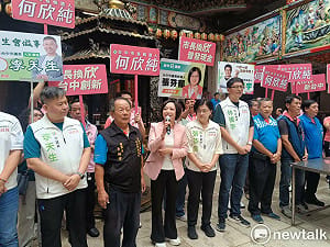 (影)何欣純今登記台中市長 親赴大里杙福興宮參香祈福