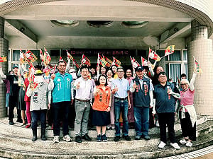 代夫出征！ 民進黨澎湖縣長參選人吳淑瑾今正式登記