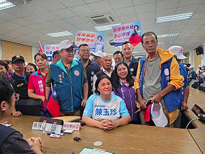 陳玉珍登記參選金門縣長　近300人相挺：把20多年經驗帶進縣府