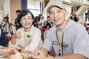 (影)蘇巧慧公布最新募款小物9/5初登場 「新北亮晶巾」、「新北新風帽」多亮點