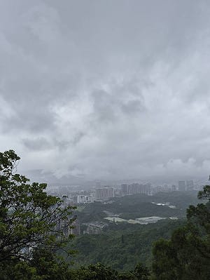北部防較大雨勢 吳德榮：輕颱科羅旺打轉、不確定性大