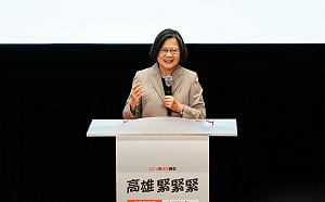 蔡英文妙喻掀話題！陳其邁是「亡命之徒」、賴瑞隆成「賣命之徒」