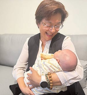 王惠美突曝「升格當阿嬤」喜訊　臉書曬家中新成員喊話：做對彰化有利的事