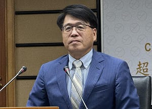 游盈隆：7比0認鞭刑公投非重大政策創制遭否決、他沒投票