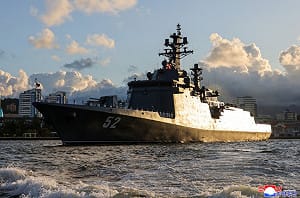 北韓「下水餃」？！崔賢級2號艦「姜健號」成軍  金正恩：納入「核反擊」體系