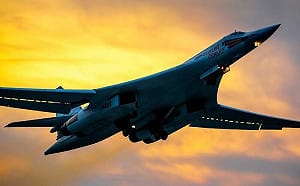 (影) 俄「萬架無人機」攻勢逼近！圖-160、圖-95集結 烏恐遭空前大空襲