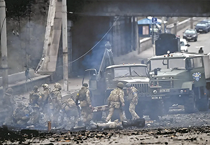 （影）烏軍利曼方向反攻推進1.3平方公里 俄軍第144師向東撤退
