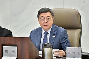 卓揆稱「歡迎請我吃飯」  政院：凍結院長薪水已違憲違法