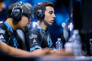 《英雄聯盟》CLG起飛了？ 全新陣容亮相